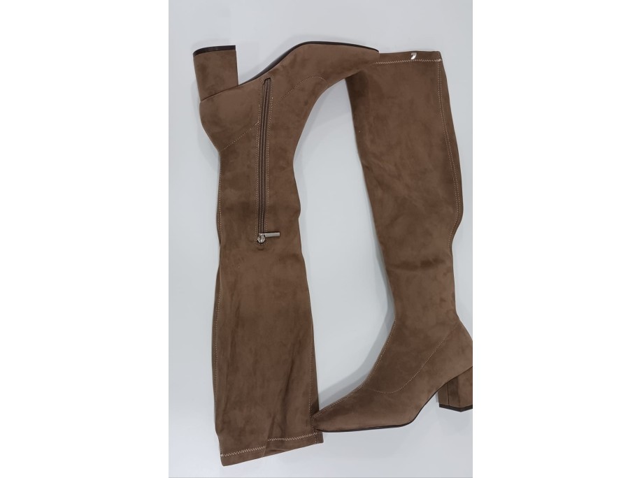 Bota mosquitera taupe. Gioseppo.
